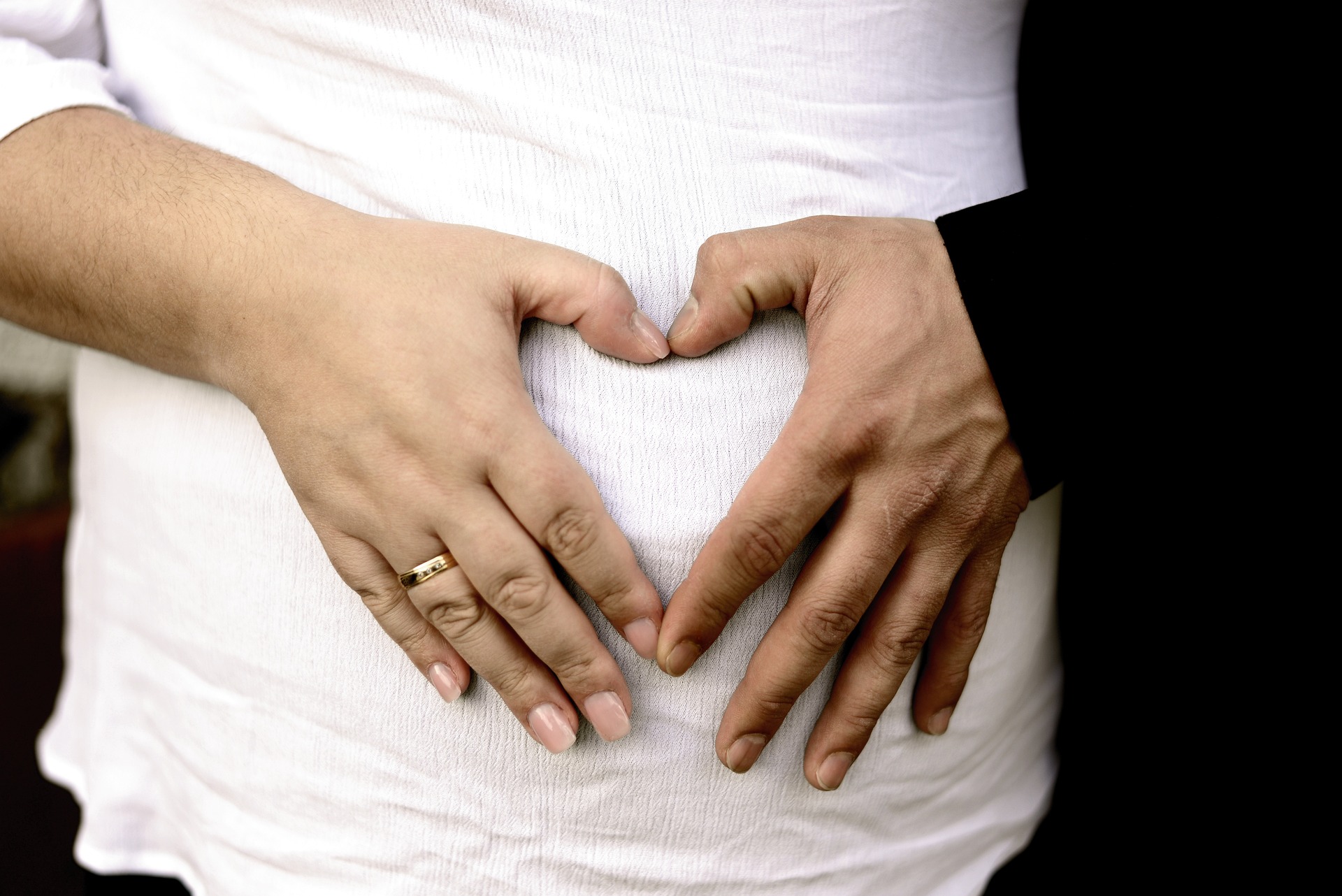 Problem nietrzymania moczu po porodzie – co robić
